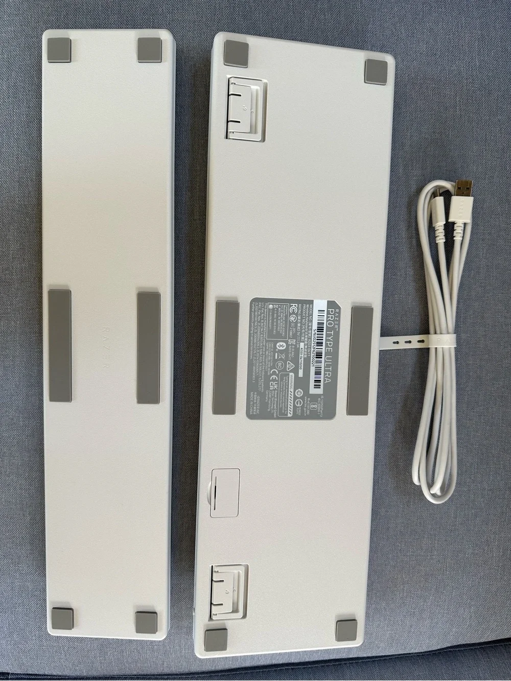 RAZER Pro Type Ultra Wireless Keyboard / White